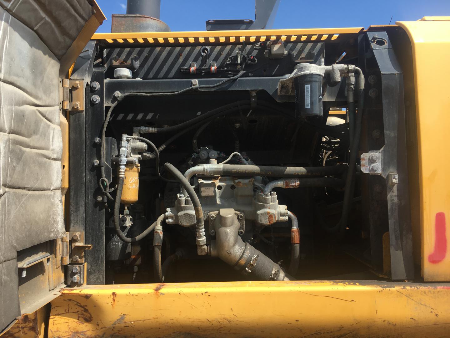 ./imagenes/INVOICE/2019/16911/EXCAVADORA JOHN DEERE 250G LC (61).JPG